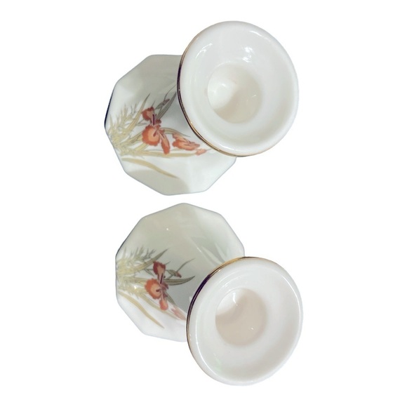 Porcelain White Candlesticks With Peach and Rust Iris flowers And Gilding. Set 2 - Picture 11 of 14